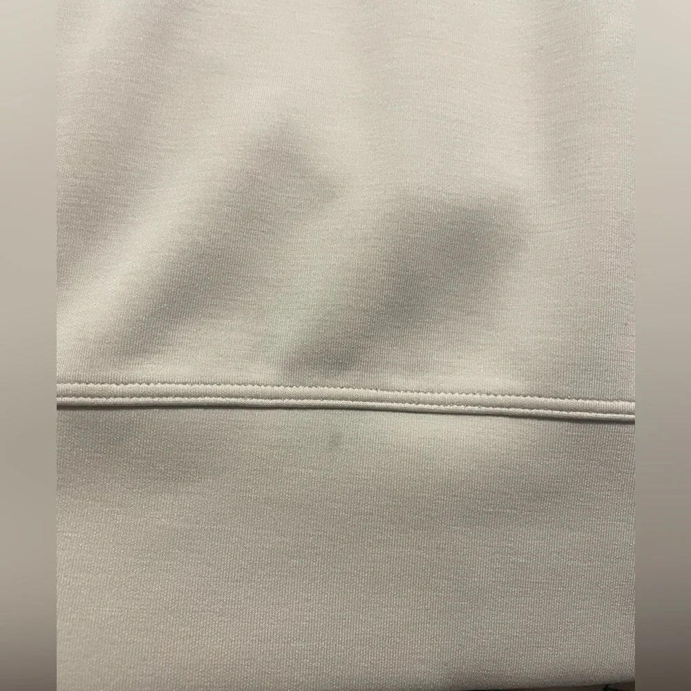 Lululemon Softstreme Perfectly Oversized Cropped Crew - Picture 11 of 12